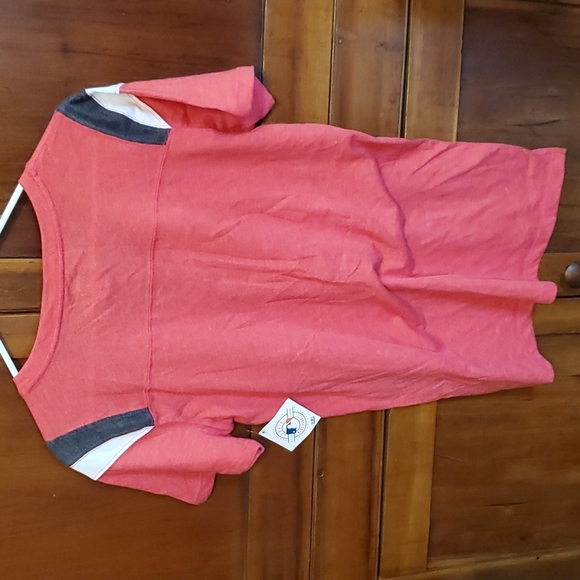 NWT Cincinnati Reds v-neck - Picture 6 of 6